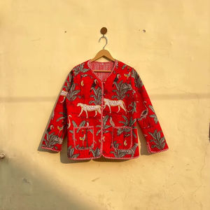 Veste d'hiver courte matelassée en coton faite à la main pour femme, nouvelle collection, imprimé animal, style décontracté indien, tissée, effet délavé - Product Image 1