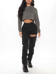 Nouveau sweat à capuche court pour femme, collection hiver 2026, style urbain tendance, avec logo frontal et motif à carreaux, en polaire, vente en gros - Product Image 3