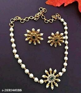 Conjunto de collar con colgante largo chapado en oro al por mayor indio para mujer, joyería de latón etéreo con perla de circón para bodas y fiestas - Product Image 1