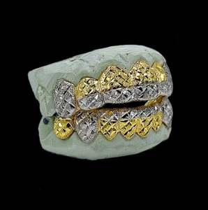 Grillz Hip Hop personnalisé en poussière de diamant blanc, avec découpe de lettres, en argent sterling 925 plaqué or, pendentifs et breloques raffinés - Product Image 3