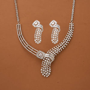 Dernier collier classique en zircon cubique de qualité d'exportation fait à la main plaqué rhodium bijoux de mode - Product Image 3