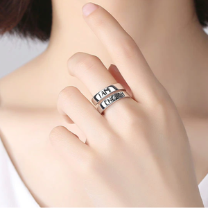 Anello in Argento Sterling 925 'Io Sono Abbastanza' Placcato Oro Rosa Design Geometrico Religioso alla Moda con Incastonatura a Griffe in Lega - Product Image 4