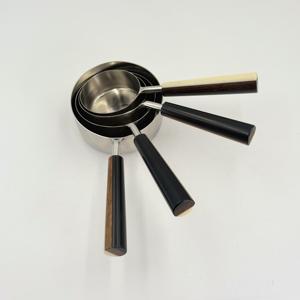 Tazas Medidoras de Acero Inoxidable de Alta Calidad al por Mayor, Tazas Medidoras Multiusos Modernas y Creativas con Mango Clásico de Resina - Product Image 3