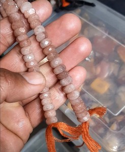 สร้อยข้อมือลูกปัดมีรูขนาดใหญ่รูปสตรอเบอร์รี่ที่สวยมากเครื่องประดับทำด้วยมือสำหรับเป็นของขวัญสำหรับคู่รักของขวัญวันมิตรภาพชุดอินเทรนด์ - Product Image 1