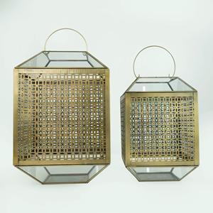 Lanternes de fête en métal et en verre, élégantes lanternes de table, porte-bougie chauffe-plat, lanterne en métal plaqué or, décoration de Noël - Product Image 1