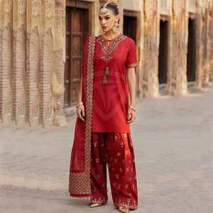 Kurti ผู้หญิงน้ำหนักเบาระบายอากาศได้ดีแห้งเร็ว Kameez Salwar สำหรับผู้หญิงผลิตในปากีสถาน - Product Image 1