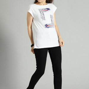 Camiseta de algodón extragrande para mujer, de tejido suave y transpirable, para moda casual al aire libre y uso diario relajado en verano. - Product Image 4