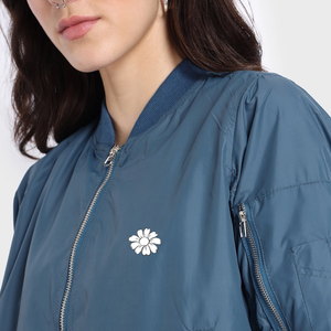 Venta al por mayor de chaquetas bomber Hip Hop Unisex personalizadas para mujer impermeable ropa de calle bordado decoración OEM servicio chica estilo - Product Image 4