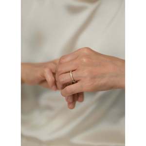 Colección de Anillos Elegantes con Diamantes en Forma de Baguette - Product Image 2