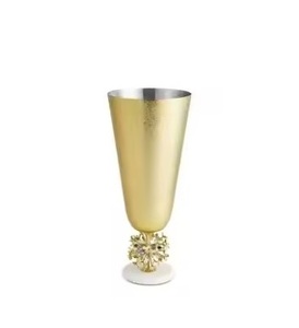 Luxe Premium Métal Fleur Vase Classique Moderne Design Maison Décoratif Table Top pour Salon Mariages Multi Décor-Vente en Gros - Product Image 1