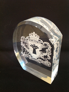 Bloc acrylique personnalisé avec impression de logo Cadeau promotionnel et récompense personnalisés pour les entreprises, les événements et l'image de marque - Product Image 2