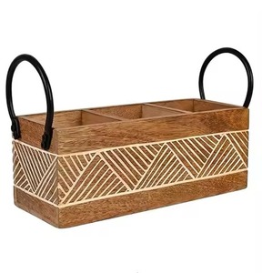 ที่เก็บอุปกรณ์ครัวไม้กระถินเทศพร้อมหูจับ ช่องใส่ 4 ช่อง สำหรับเก็บช้อนส้อม ผ้าเช็ดปาก และอุปกรณ์ครัวอื่นๆ - Product Image 4