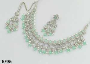 Nuevo diseño de flores Ad sin cortar plateado tradicional y de moda perla y Kundan tachonado gargantilla collar conjunto joyería conjunto Niña - Product Image 2