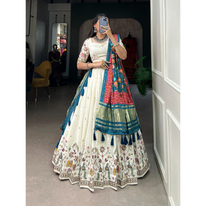 Fashionharbour ชุด bollywood ผ้าฝ้าย khadi choli กับ zari dupatta สำหรับงานแต่งงานฤดูใบไม้ร่วงและงานพรอม - Product Image 2