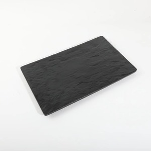 Bandeja de servicio rectangular negra con diseño elegante, perfecta para el hogar, cocina, uso de mesa, presentación y decoración de alimentos - Product Image 1