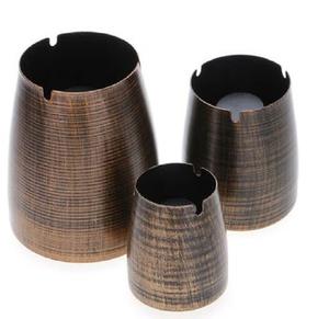 ที่เขี่ยบุหรี่ทรงสี่เหลี่ยมสีแดงสีน้ำเงินโลหะพร้อมดีไซน์ทันสมัยเหมาะสำหรับอุปกรณ์สูบบุหรี่ในบ้านและร้านอาหาร - Product Image 5