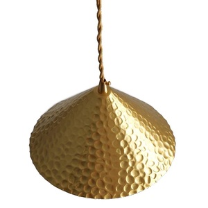 Lampe suspendue de plafond en métal de grande qualité Lampe suspendue de lustre de conception vintage avec la finition antique - Product Image 3