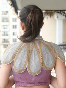 Cape burlesque élégante avec des brins perlés de paillettes et de perles pour les occasions de club de fête Festivals de broderie naturelle droite - Product Image 2