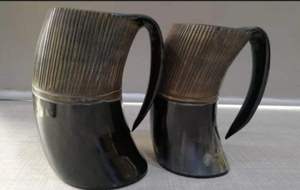 Jarra de Cuerno Vikinga Hecha a Mano, Cuerno de Buey Natural, Taza Rústica Medieval para Cerveza o Cerveza Alemana, Regalo Nórdico para Hombres - Product Image 3