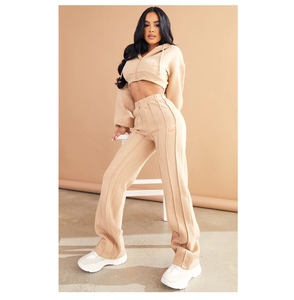 Trajes de chándal lisos informales de temporada de invierno para mujer, Sudadera corta con tasa de fábrica y joggers para estilo informal - Product Image 1