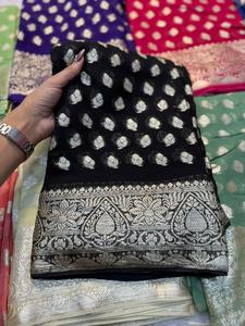 Sari de Georgette de Viscosa con Diseño Moderno y Blusa Combinada, Listo para Comprar, en Existencia, Superventas - Product Image 2