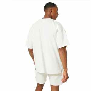 Conjunto de camiseta y pantalones cortos de rizo de algodón 100% unisex, diseño de logotipo personalizado, transpirable y de gran tamaño para hombres para el verano - Product Image 5