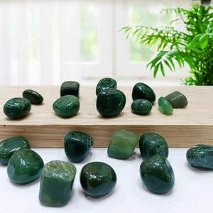 Piedras preciosas caídas de jade verde genuino: piedras calmantes para el equilibrio de la suerte y el crecimiento espiritual - Product Image 3
