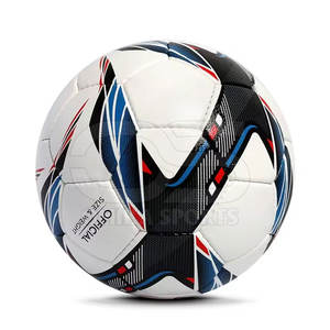 Ballon de football durable de conservation d'air construit avec des matériaux durables pour le jeu extérieur continu - Product Image 3