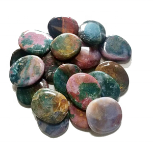 หินธรรมชาติทรงแบนแบบขายส่ง หินแจสเปอร์แฟนซี รูปทรงแบนแบบปาล์ม สำหรับงานเฟิงสุ่ย หินแกะสลักทรงรีแบน หินคริสตัลบำบัด - Product Image 1