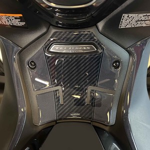Adesivi Protettivi 3D Impermeabili per Pedana Centrale Scooter Compatibili con Yamaha Tmax 2022-2025, Adesivi Serbatoio 3D - Product Image 1