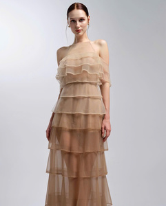 Vestido de Noche Muse, Vestido Maxi de Malla en Capas Color Nude, Diseño Fluido, Romántico y Sensual con Hombros Descubiertos, Hecho en Vietnam - Product Image 3