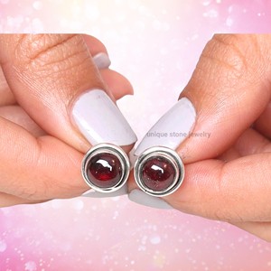Boucles d'oreilles en argent sterling 925 faites à la main en grenat naturel bijoux fins avec placage à l'or bijoux de déclaration - Product Image 1