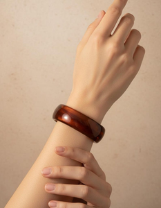 Bracelets en résine de luxe écologiques faits à la main, bijoux de créateur pour femmes, finition lisse, polissage élevé, mariage, fête - Product Image 5