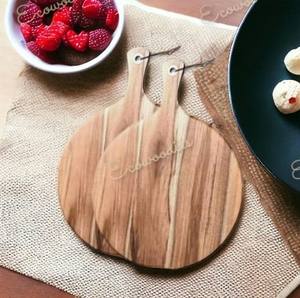 Recién llegado, tabla redonda de bambú sólido para servir y cortar Pizza, Pizza personalizada, pizza giratoria de madera, Pizza redonda de madera con mango - Product Image 2