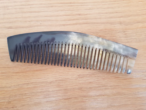 Auténtico peine de cuerno Artesanía tradicional y elegancia de crsecent Crafts - Product Image 3