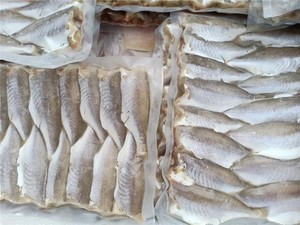 ปลาคร็อกเกอร์อบแห้งปรุงรส บรรจุขวด 140 กรัม ผู้จำหน่ายปลาคร็อกเกอร์อบแห้ง ปลาคร็อกเกอร์อบแห้งกรอบและเผ็ดสำหรับเป็นของว่าง ANGLE - Product Image 2