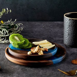 Plateau de service pliable classique en résine avec logo personnalisé pour la salle de bain, la maison, l'hôtel et les restaurants, de Time 2 Decor - Product Image 2