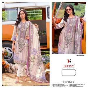 Colección de trajes pakistaníes de muselina viscosa con impresiones digitales con mano Aari y trabajo de espejo disponible a precios mayoristas - Product Image 3