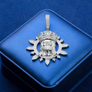 Pendentif Jésus en argent sterling 925 certifié IGI EGL, diamant moissanite taille brillant couleur D VVS1, finition or - Product Image 3