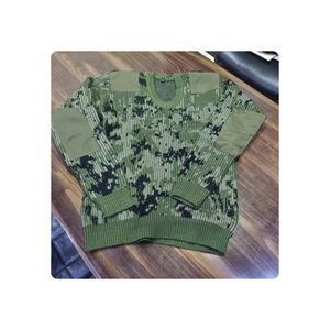 Pull camouflage élégant et chaud pour l'hiver Design décontracté et respirant pour les tenues de bureau quotidiennes et les sorties en soirée détendues - Product Image 2