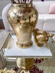 Plateau en marbre blanc luxueux moderne fait à la main avec poignée en feuille d'or, objets décoratifs personnalisés en aluminium pour Noël et le Ramadan pour la maison - Product Image 2