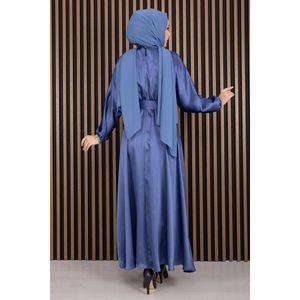 Robe Hijab en Satin Indigo avec Style Modeste et Taille Naturelle, Dotée d'une Taille Froncée et d'une Ceinture - Product Image 5