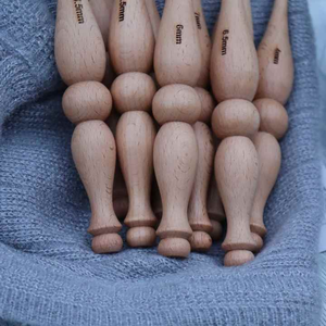 Ganchos de Crochet de Madera Hechos a Mano Modernos de la India, Color Natural, Diseño Ergonómico de Alta Calidad para Tejer a Mano, para Amigurumi - Product Image 1