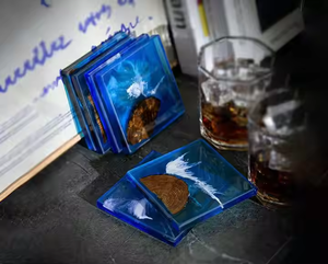 Ensemble de sous-verres en résine artisanale sous-verres artistiques et modernes avec motifs tourbillons parfaits pour le bar de bureau à domicile par ARTISAN CRAFT - Product Image 2