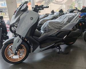 ST2026 XMAX 300 Tech MAX y XMAX 300 Tech MAX - Product Image 2