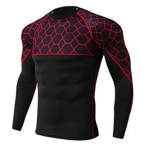 Top Trending Rash Guards Diseño de rayas personalizado Poliéster Spandex Manga completa Entrenamiento Rash Guards a precios muy baratos - Product Image 1