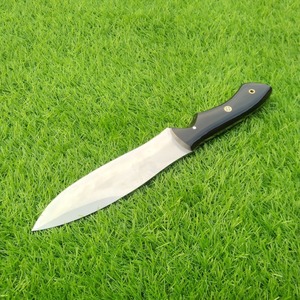 Couteaux en acier au carbone faits à la main à lame fixe avec logo personnalisé avec manche en bois d'olivier et fourreaux couteau - Product Image 5