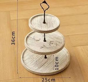 Support à gâteau rond en bois massif moderne et minimaliste, fait à la main, écologique, élégant, pour servir et présenter des desserts - Product Image 5