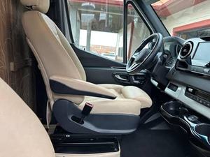 Mercedes-Benz Sprinter 2500 Edición Airstream 2021, 4x4, Conversión Completa a Camper, Turbodiésel V6, 4WD - Product Image 4