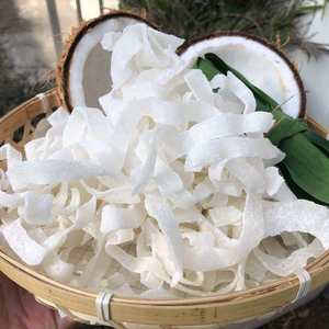 Chips de noix de coco séchées de qualité supérieure, fabriquées à partir de noix de coco fraîches, transformées pour les produits de collation et les applications alimentaires industrielles - Product Image 1